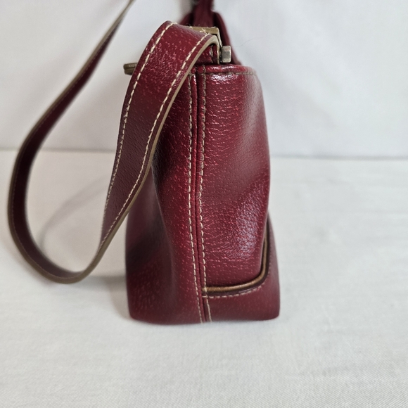 Connections_Womens Shoulder Bag In Red - Picture 4 of 16